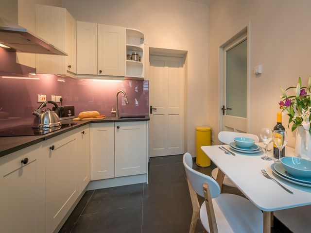 出口を忘れさせる仕掛けナイトクラブが人を虜にする空間デザインの罠